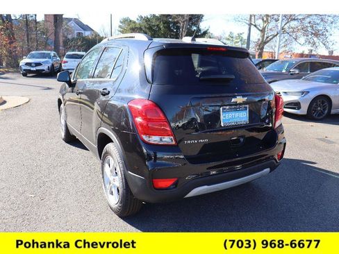 Used 2022 Chevrolet Trax LT w/ LT Convenience Package image 5