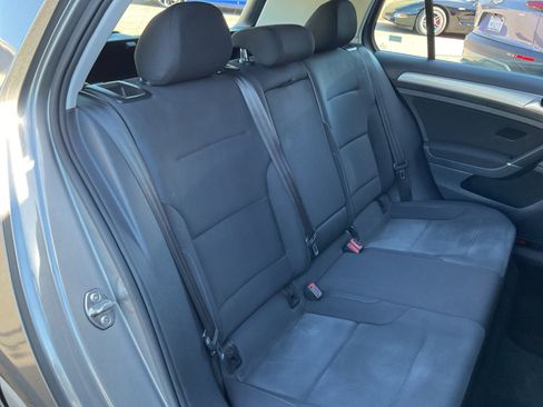 Used 2016 Volkswagen e-Golf SE w/ DC Fast Charging Package image 21