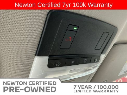 Used 2025 Nissan Pathfinder SL AWD/4WD image 39