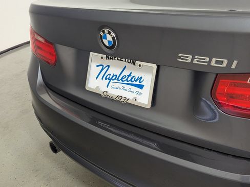 Used 2015 BMW 320i Sedan RWD image 8