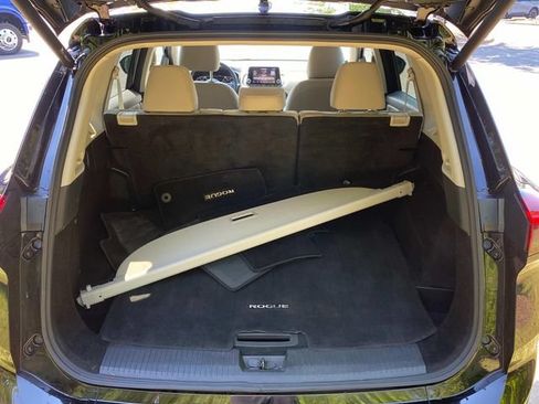 Used 2024 Nissan Rogue SV FWD image 28