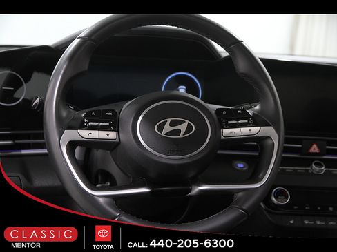 Used 2025 Hyundai Elantra SEL FWD image 7