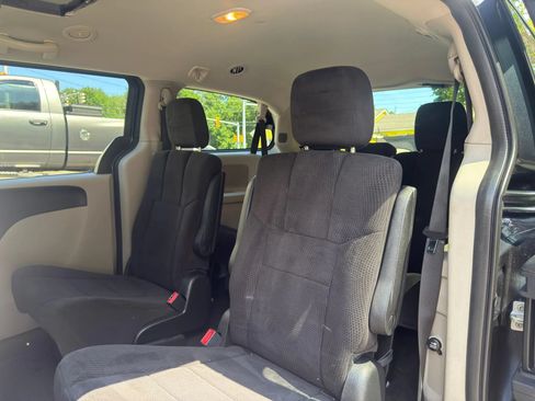Used 2013 Dodge Grand Caravan SE FWD image 19