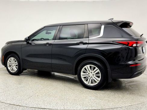 Used 2022 Mitsubishi Outlander ES image 7