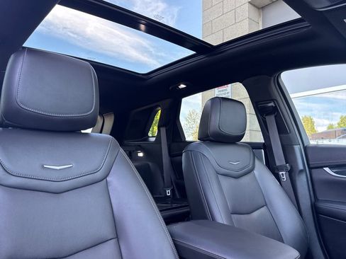 Used 2022 Cadillac XT5 Premium Luxury w/ Technology Package AWD/4WD image 19