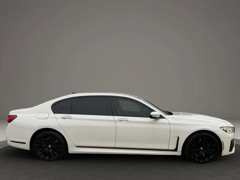 Used 2022 BMW 750i xDrive w/ M Sport Package AWD/4WD image 7