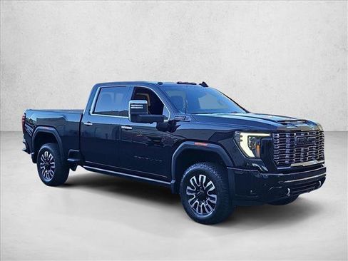 Used 2026 GMC Sierra 2500 Denali Ultimate w/ Max Trailering Package AWD/4WD image 3