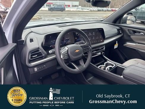 New 2026 Chevrolet Traverse LT w/ Driver Confidence Package AWD/4WD image 7