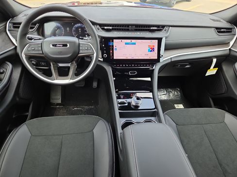 New 2026 Jeep Grand Cherokee L 4WD image 12