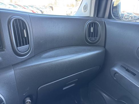 Used 2009 Nissan Cube 1.8 SL w/ Interior Designer Pkg FWD image 22
