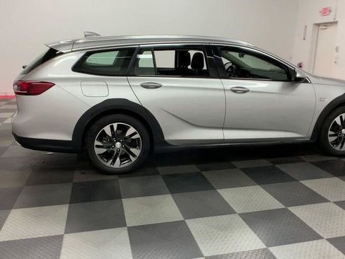 Used 2019 Buick Regal Preferred w/ Sights and Sounds Package AWD/4WD image 8