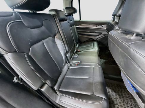 Used 2023 Jeep Grand Cherokee L Limited RWD image 16