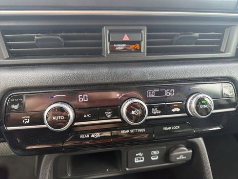 Used 2025 Honda Pilot EX-L image 19