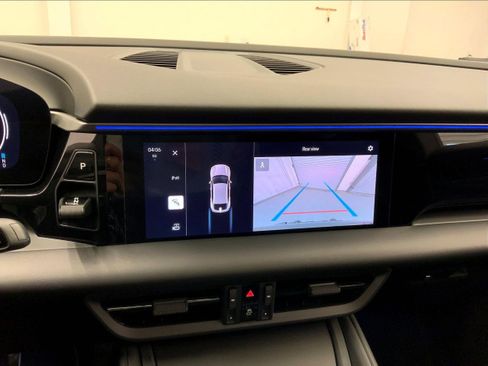 Used 2025 Porsche Macan Electric image 25