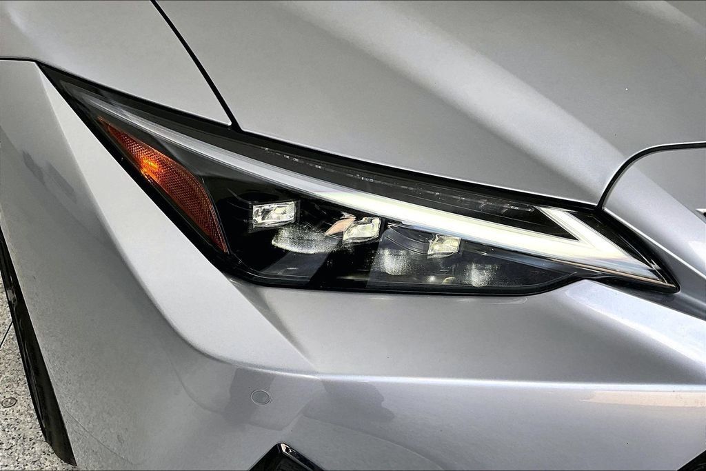 Used 2025 Lexus IS 500 w/ Accessory Package 2 RWD image 38