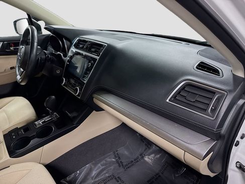 Used 2018 Subaru Outback 2.5i Premium AWD/4WD image 30