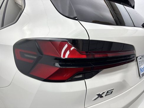 New 2026 BMW X5 xDrive40i w/ M Sport Package AWD/4WD image 19