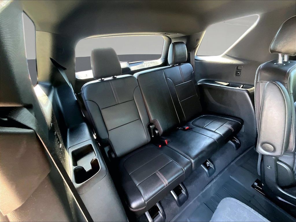 Used 2023 Chevrolet Traverse RS w/ LPO, Floor Liner Package AWD/4WD image 29