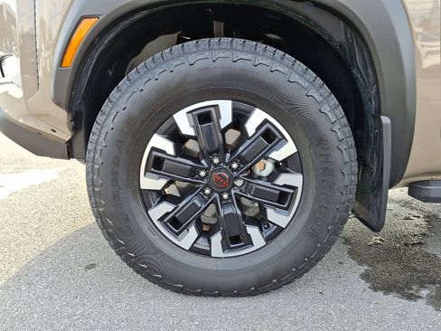 Certified 2023 Nissan Frontier PRO-4X w/ Tow Package image 10