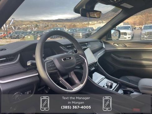 New 2025 Jeep Grand Cherokee Limited image 11