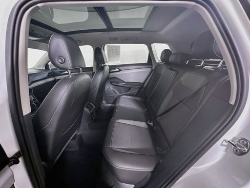 Used 2023 Volkswagen Taos SE w/ Panoramic Sunroof Package FWD image 27