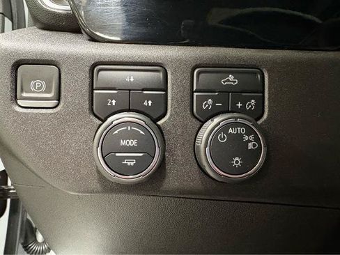 Used 2024 Chevrolet Silverado 3500 LT AWD/4WD image 21