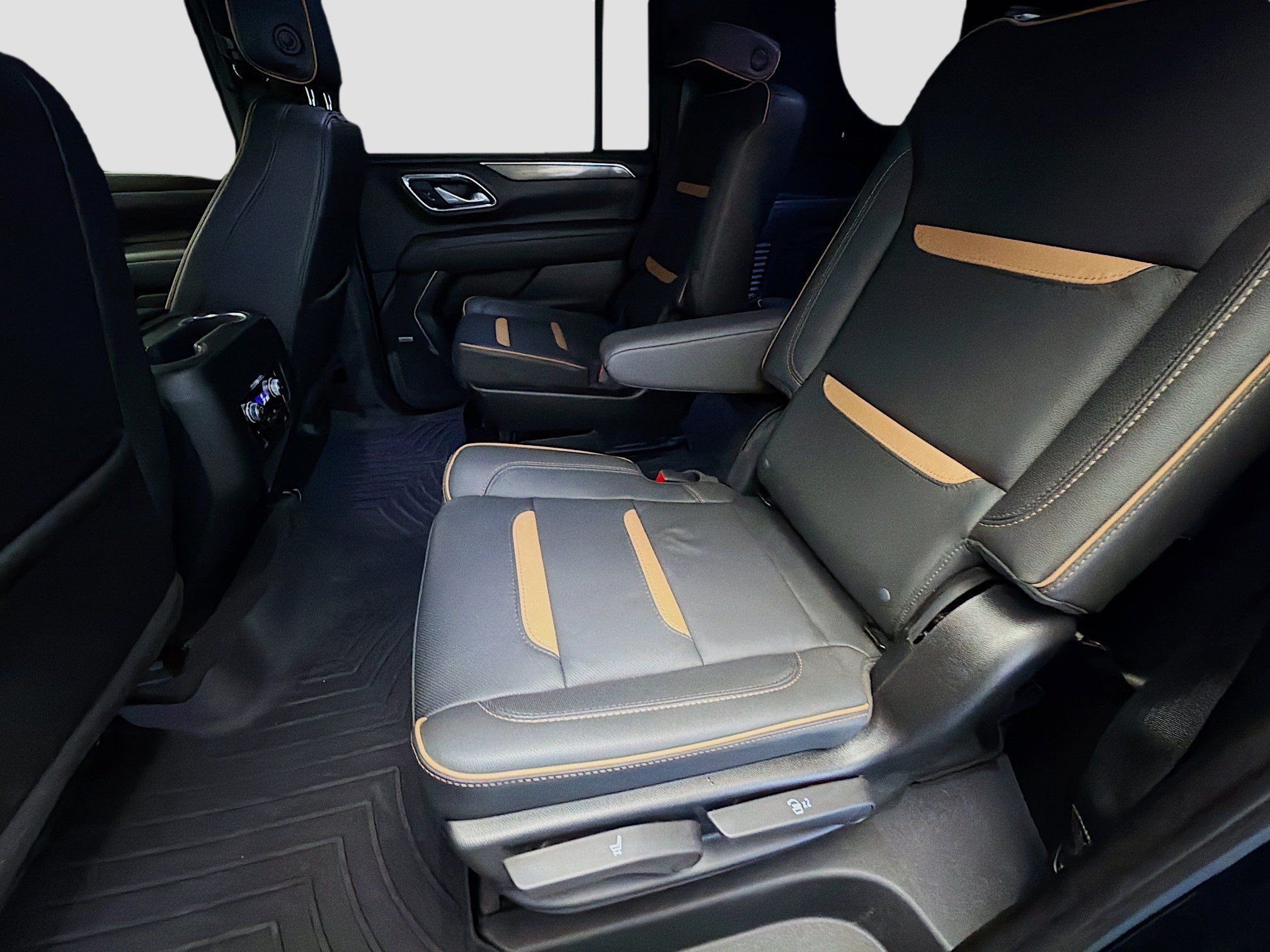 Used 2024 GMC Yukon XL AT4 w/ AT4 Premium Plus Package AWD/4WD image 18