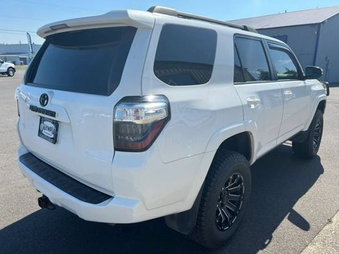 Used 2018 Toyota 4Runner SR5 Premium AWD/4WD image 12