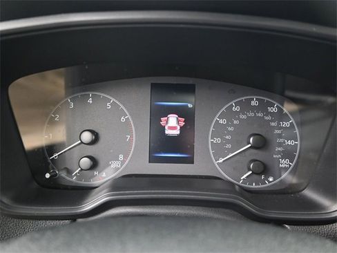 Used 2024 Toyota Corolla Cross SE w/ Moonroof Package image 12