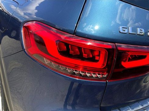 Used 2020 Mercedes-Benz GLB 250 4MATIC image 25