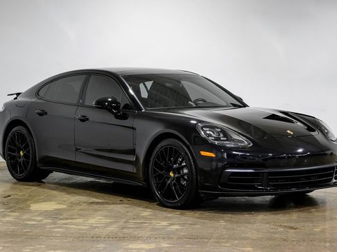 Used 2017 Porsche Panamera 4 image 7