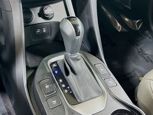 Used 2017 Hyundai Santa Fe Limited image 17