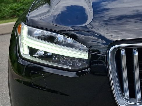 Certified 2023 Volvo XC90 B6 Ultimate w/ Protection Package AWD/4WD image 10