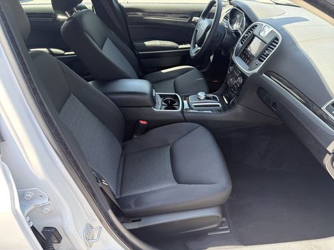 Used 2022 Chrysler 300 Touring w/ Sport Appearance Package RWD image 23