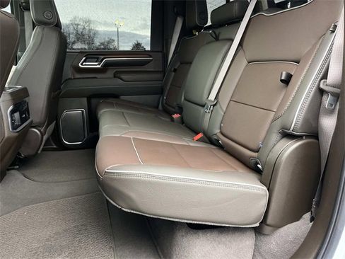 Used 2024 GMC Sierra 2500 Denali w/ Denali Reserve Package image 25