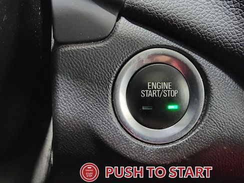 Used 2019 Chevrolet Equinox LT FWD image 19