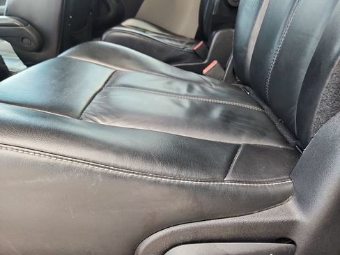 Used 2016 Chrysler Town & Country Limited Platinum FWD image 26