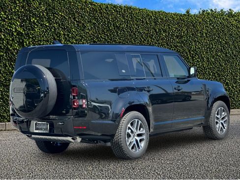 New 2024 Land Rover Defender 130 X-Dynamic SE AWD/4WD image 6