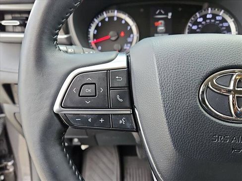 Certified 2021 Toyota Highlander LE image 15