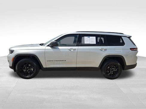 Used 2024 Jeep Grand Cherokee L Laredo AWD/4WD image 4