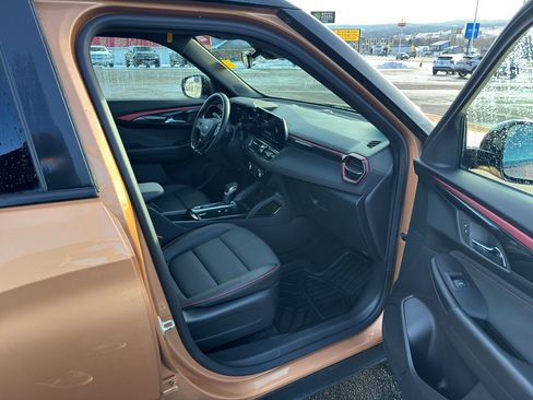 Used 2024 Chevrolet TrailBlazer RS w/ Driver Confidence Package image 23