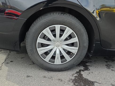 Used 2022 Toyota Camry LE image 9