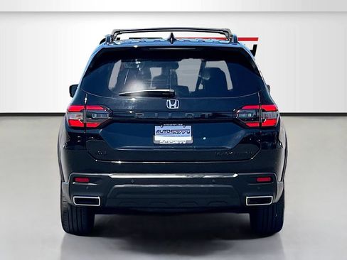 Used 2025 Honda Pilot Black Edition image 6