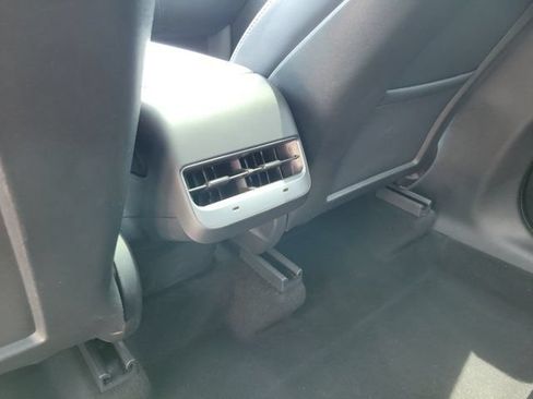 Used 2021 Tesla Model Y Long Range AWD/4WD image 13