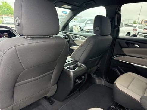 Used 2025 Chevrolet Traverse LT FWD image 29