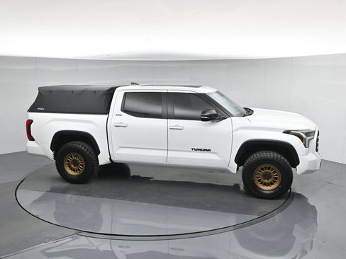Used 2024 Toyota Tundra Limited AWD/4WD image 39
