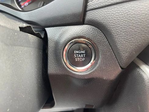 Used 2020 Toyota RAV4 XLE Premium AWD/4WD image 31
