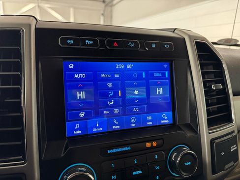 Used 2020 Ford F350 Lariat w/ Chrome Package image 27