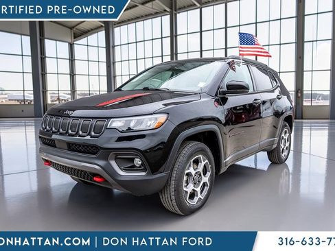 Used 2022 Jeep Compass Trailhawk w/ Trailhawk Convenience Group AWD/4WD image 35