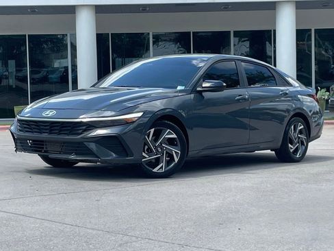 Used 2025 Hyundai Elantra Sport FWD image 1